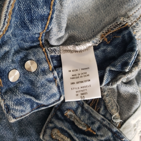 Guess mini skirt no 30. - Picture 4 of 4